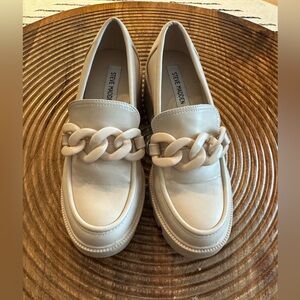 Steve Madden Ivory Loafers with Chunky Chain